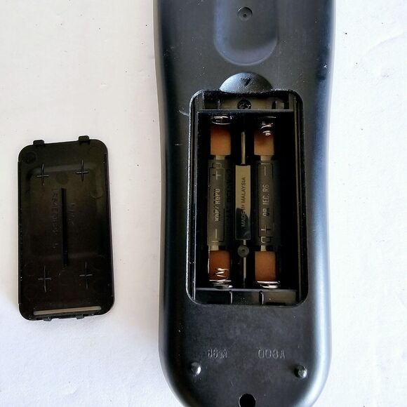 JVC VCR Remote Multi Brand Remote LP20303-008 READ (3 Buttons Not Working) - Picture 4 of 5